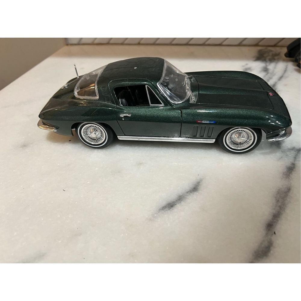 Maisto, Special Edition,  1965 Corvette Fasrback, 1/ 18 Scale - Picture 3 of 11